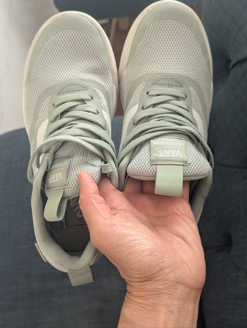 vans sneakers - Picture 2 of 6